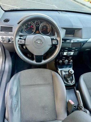 Opel Astra 2010