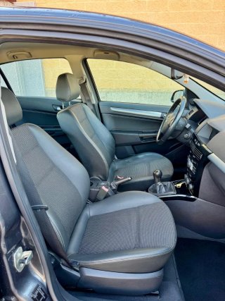 Opel Astra 2010