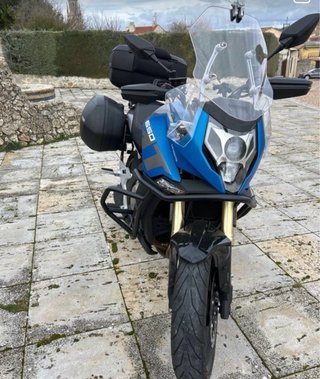 CFMOTO 650 Adventure Negra y Azul