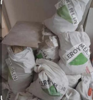Se hace portes de escombros
