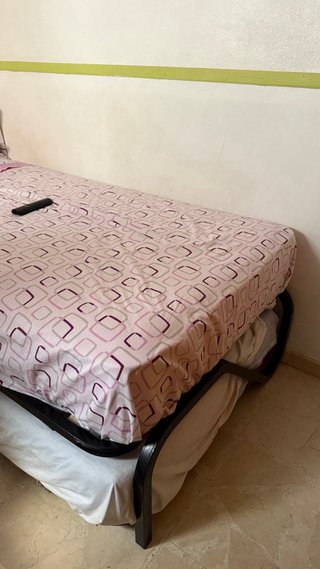 Cama doble con conchones