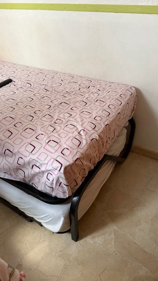 Cama doble con conchones