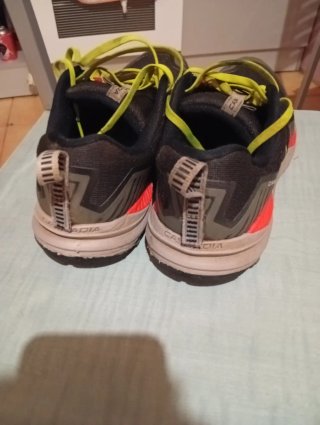 Brooks Cascadia 15 zapatillas trail running