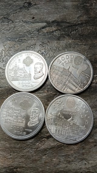 Monedas de plata de 2000 pesetas plata