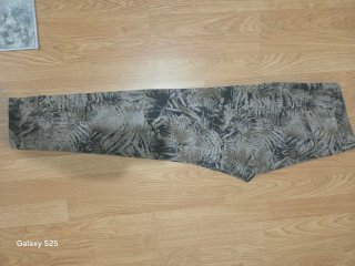 Pantalón pitillo Zara estampado hombre