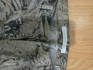 Pantalón pitillo Zara estampado hombre