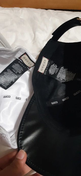 2 cappellini originali Gucci in bianco e nero