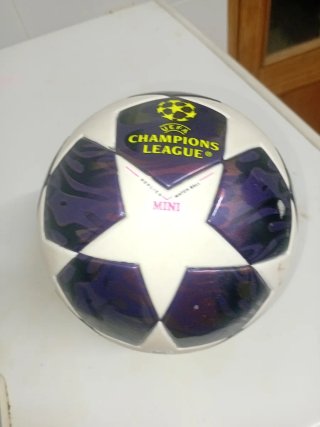 Balón Champions League Budapest 2026