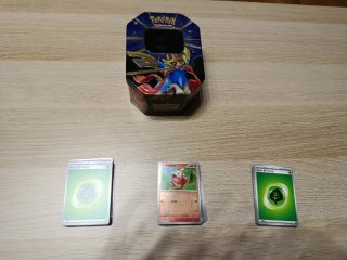 Lata Pokémon Trading Card Game Inglés
