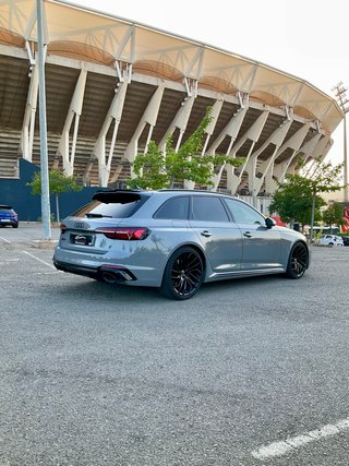 Audi A4 RS4 Avant TFSI 331kW quattro tiptronic