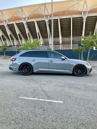 Audi A4 RS4 Avant TFSI 331kW quattro tiptronic