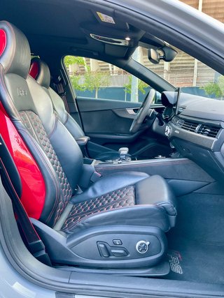 Audi A4 RS4 Avant TFSI 331kW quattro tiptronic