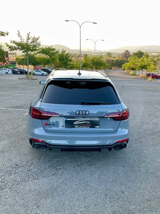 Audi A4 RS4 Avant TFSI 331kW quattro tiptronic