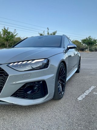 Audi A4 RS4 Avant TFSI 331kW quattro tiptronic