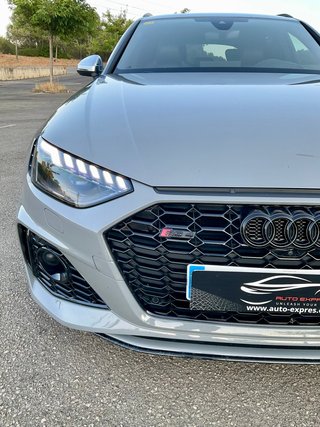 Audi A4 RS4 Avant TFSI 331kW quattro tiptronic
