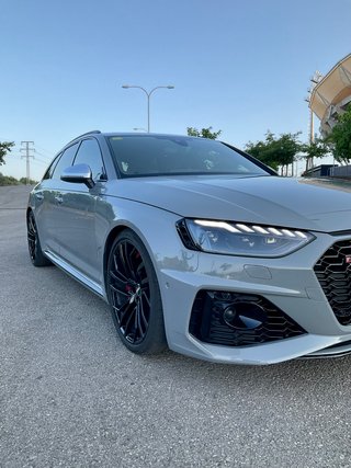 Audi A4 RS4 Avant TFSI 331kW quattro tiptronic