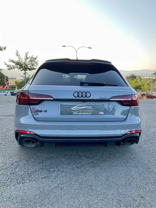Audi A4 RS4 Avant TFSI 331kW quattro tiptronic