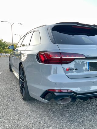 Audi A4 RS4 Avant TFSI 331kW quattro tiptronic
