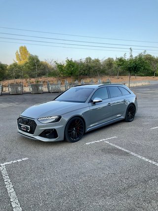 Audi A4 RS4 Avant TFSI 331kW quattro tiptronic