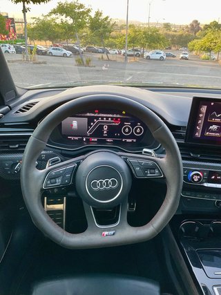 Audi A4 RS4 Avant TFSI 331kW quattro tiptronic
