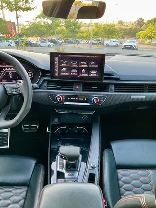 Audi A4 RS4 Avant TFSI 331kW quattro tiptronic