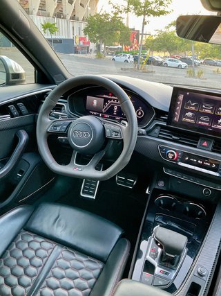 Audi A4 RS4 Avant TFSI 331kW quattro tiptronic