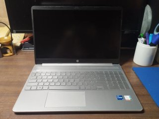 Portátil HP 15s - i5 11ª Gen + Funda y Cargador
