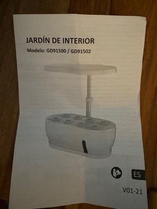 Jardín Interior / Incubadora Blanca