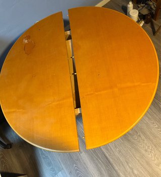 Mesa redonda extensible madera + 2 sillas