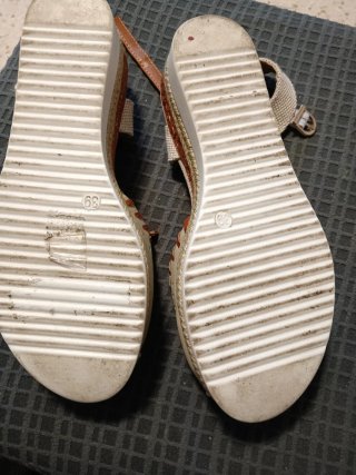 Sandalias cuña verano beige/marrón T39