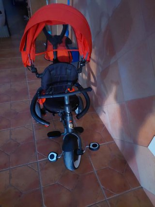 Triciclo infantil con toldo y manillar