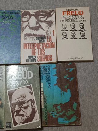 Pack de 7 libros de Sigmund Freud.
