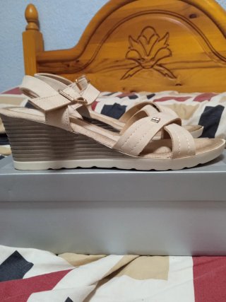 Talla 39.Sandalias Cuña Coleccion Muy Cómodas.