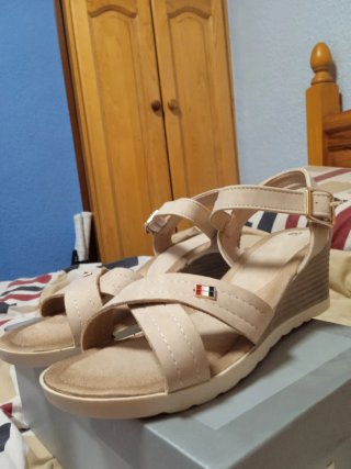 Talla 39.Sandalias Cuña Coleccion Muy Cómodas.