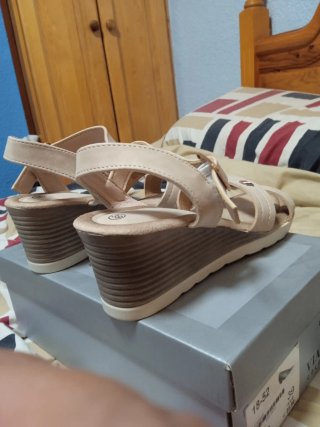 Talla 39.Sandalias Cuña Coleccion Muy Cómodas.