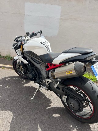 Triumph Speed Triple 1050 R Blanca