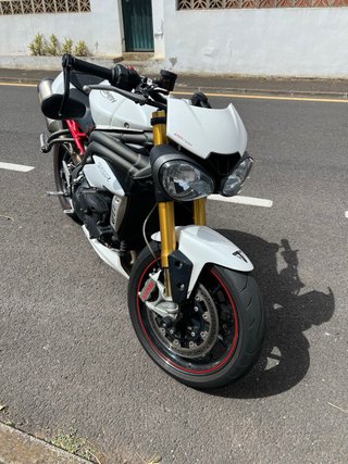 Triumph Speed Triple 1050 R Blanca