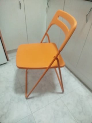 Silla plegable naranja metal plástico