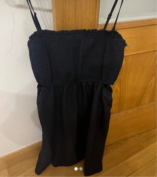Vestido negro Onli con cortes