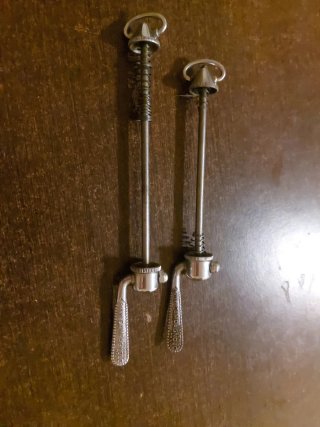 Cierres rápidos de rueda Campagnolo