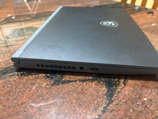 Portátil Gaming MSI Thin 15 B12UC