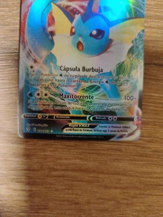 Carta Pokémon Vaporeon VMAX 320 HP
