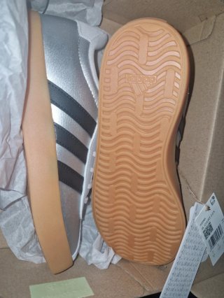 Zapatillas Adidas Unisex Talla 35.5 Plata/Negro