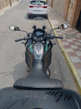 Kawasaki Versys 1000 Adventure Negra