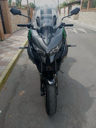 Kawasaki Versys 1000 Adventure Negra