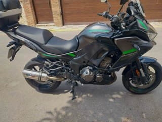 Kawasaki Versys 1000 Adventure Negra