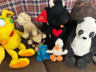 Lote de peluches variados