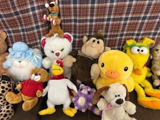 Lote de peluches variados