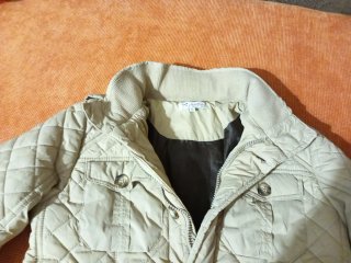 Chaqueta acolchada beige