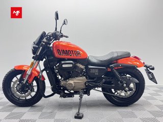 QJ MOTOR SRV 300 2023 3240 kms.